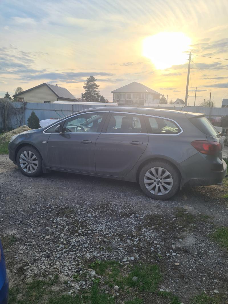 Opel Astra, 2012 �����