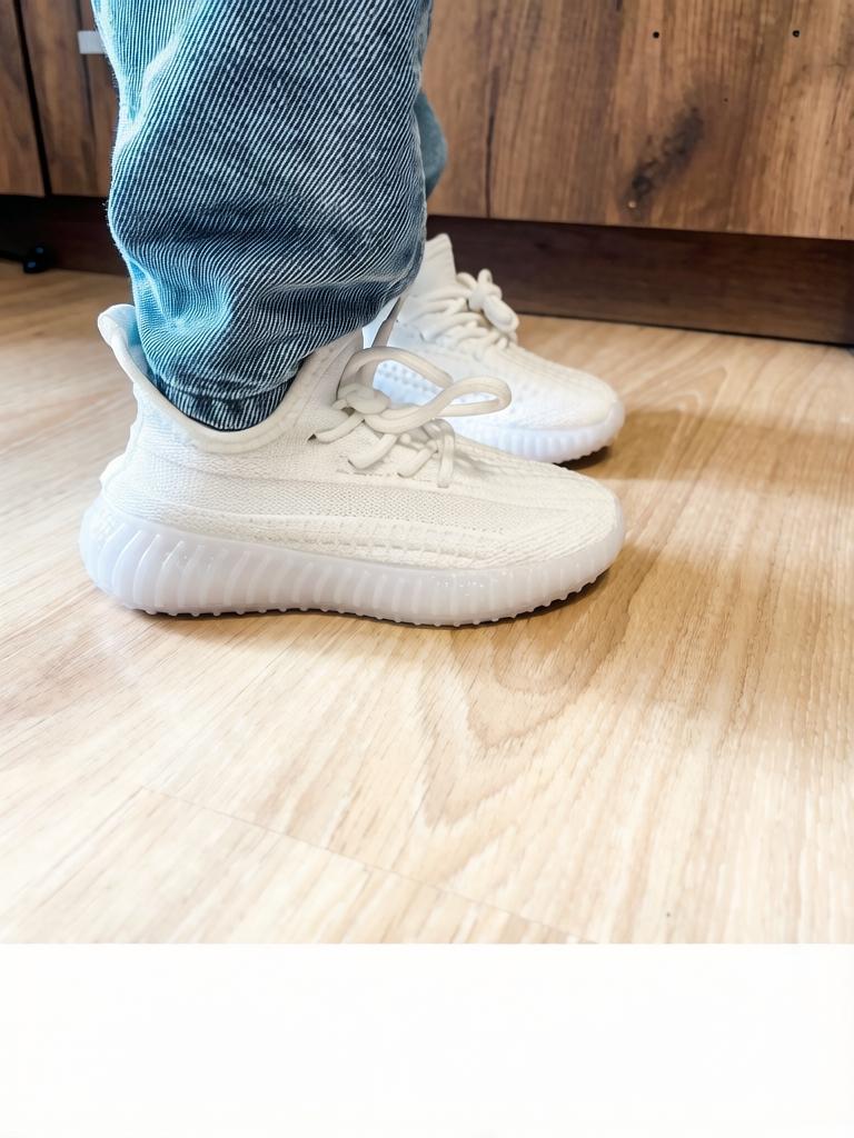 ����� ������� ��������� � ����� Adidas Yeezy